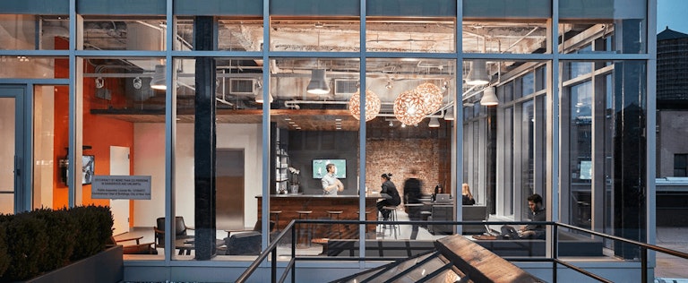 Criteo roof bar and workspace